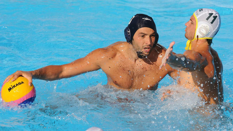 Meci dupǎ meci ȋn bazinul Delfinul